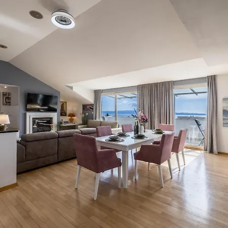 Urban Utopia Penthouse With Private Parking Split Exterior photo