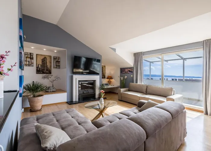 Urban Utopia Penthouse With Private Parking